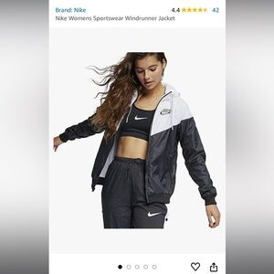 Nike women’s windrunner jacket Small size (Never worn)